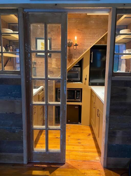 The Farmhouse Suite At Barn & Bike Red Hook Экстерьер фото