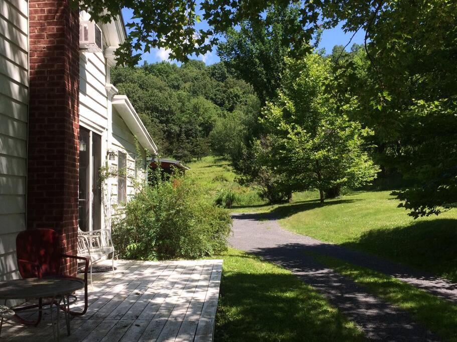 The Farmhouse Suite At Barn & Bike Red Hook Экстерьер фото